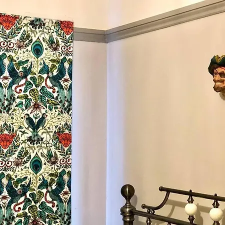 The Pirate's Palace, - Elegant, Comfy, Fun 휫비