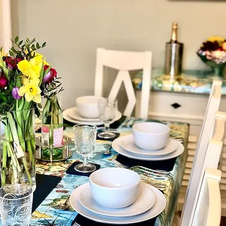 The Pirate's Palace, - Elegant, Comfy, Fun *