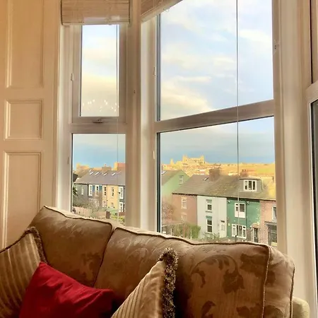 The Pirate's Palace, - Elegant, Comfy, Fun * Whitby