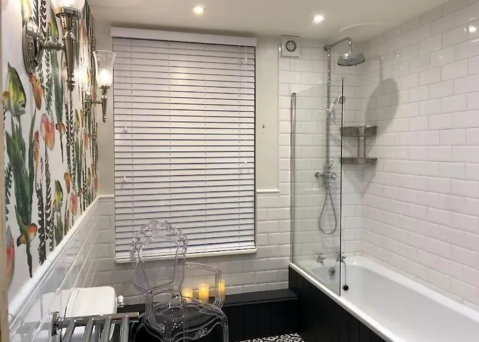 度假居 The Pirate's Palace, - Elegant, Comfy, Fun 惠特比