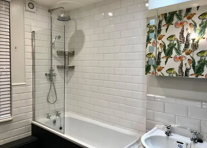 The Pirate's Palace, - Elegant, Comfy, Fun 度假居 惠特比