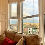 The Pirate's Palace, - Elegant, Comfy, Fun * Whitby
